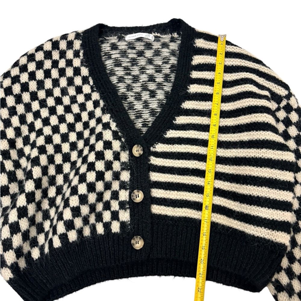Altar'd State Claudia Checkered Cardigan at Mall of America size Large - Picture 6 of 10